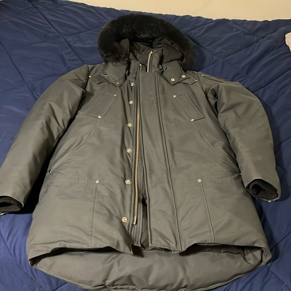 ORIGINAL STIRLING PARKA FUR color Black, size Medium I only wore it twice. - Picture 3 of 12